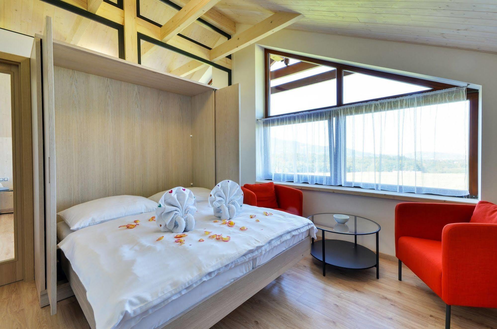 Green Inn Hotel Ostravice Bagian luar foto