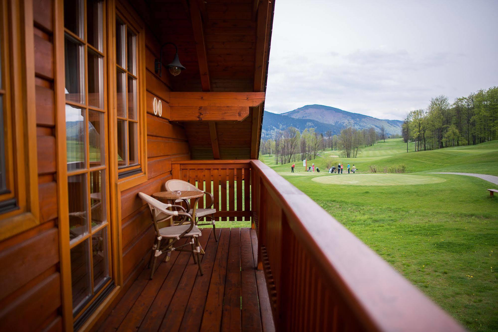 Green Inn Hotel Ostravice Bagian luar foto