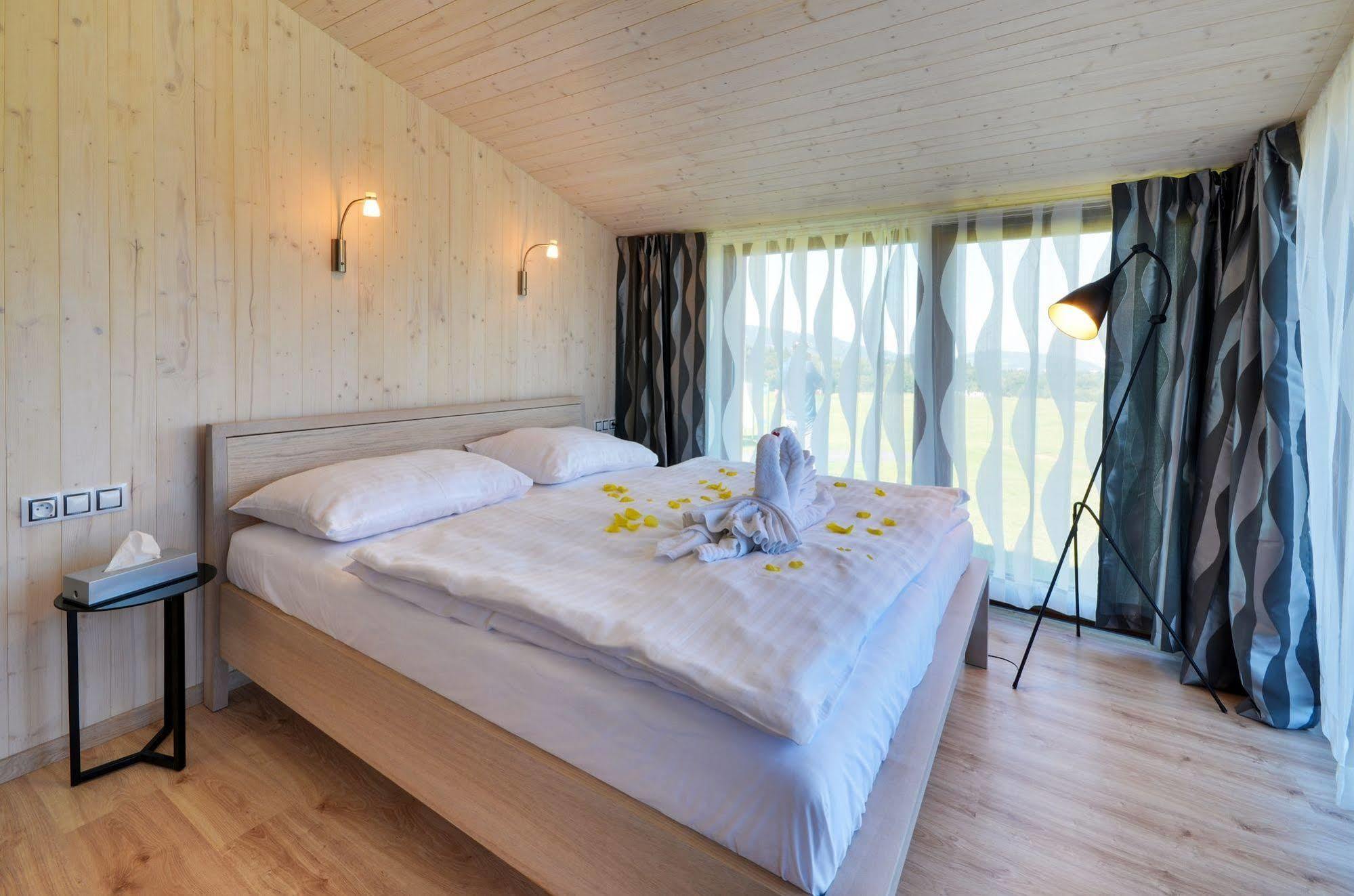 Green Inn Hotel Ostravice Bagian luar foto