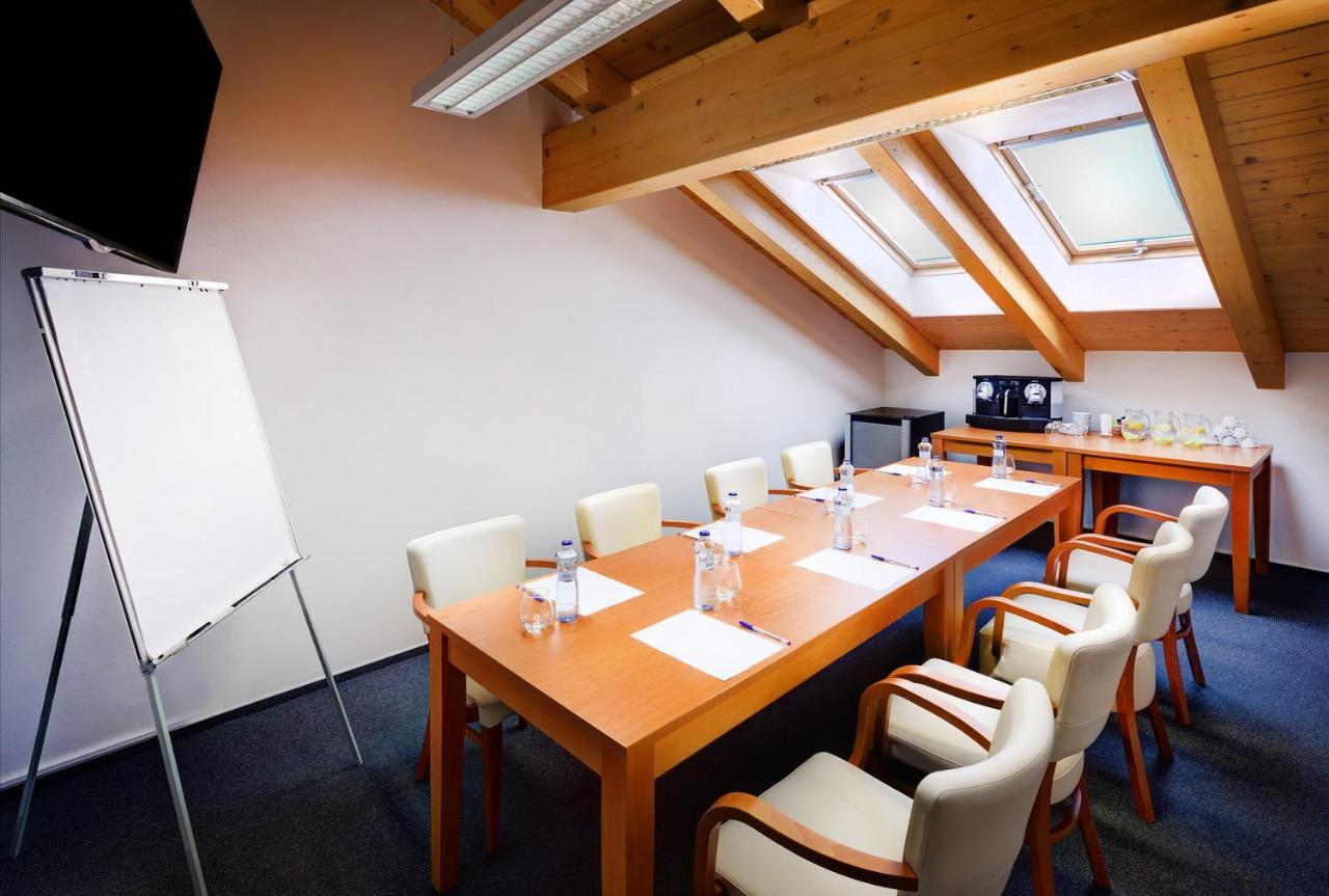 Green Inn Hotel Ostravice Bagian luar foto