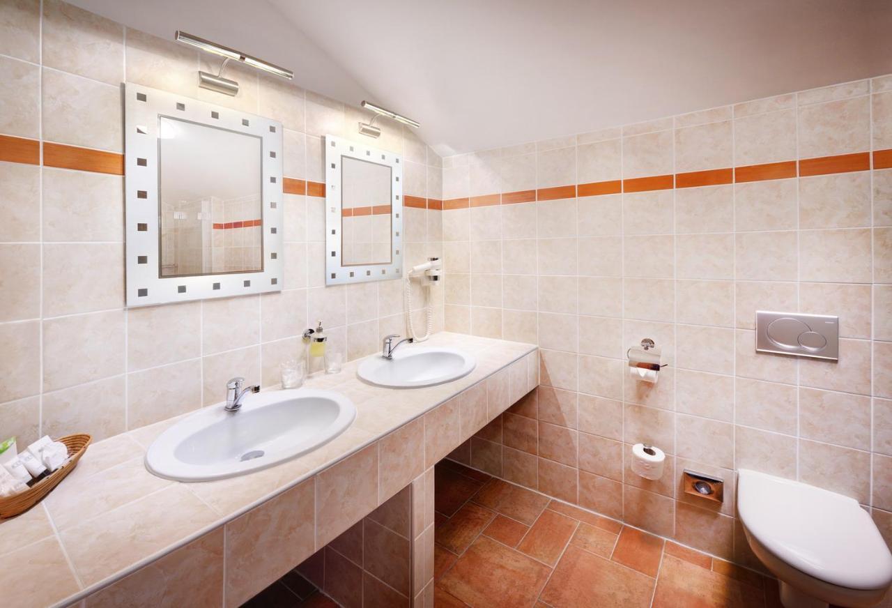 Green Inn Hotel Ostravice Bagian luar foto